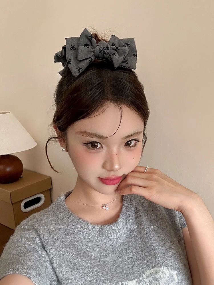 

Large Size Hair Claw Women's Low Ponytail Knot Fixed Hair Clip Sli Hair Accory from MichuGo Trendy Hair Clip