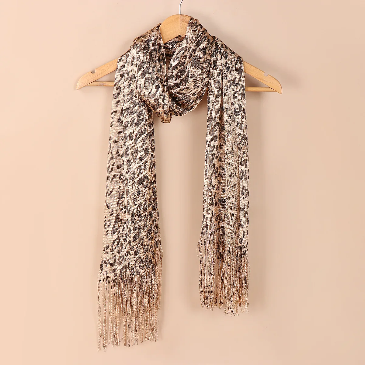 

Новый шарф с блестящим шелковым леопардовым принтом, плоский дизайн, модная бальные шаль с бахромой