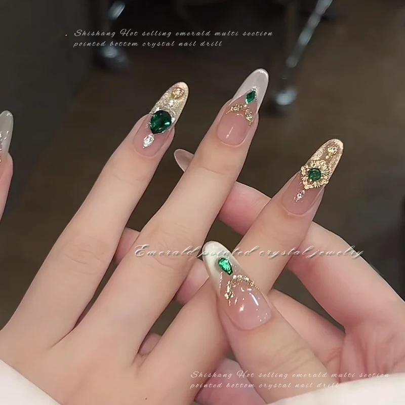 10pcs Emerald Green Nail Art Decorations Pointed Back Rhinestones Heart High Sparkle Solitaire Large Crystals