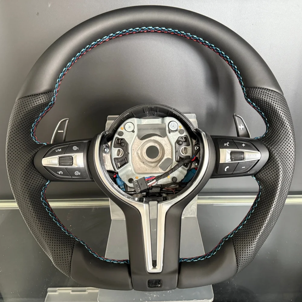 

Спортивный руль из комбинированной кожи для BMW E60 2005-2012