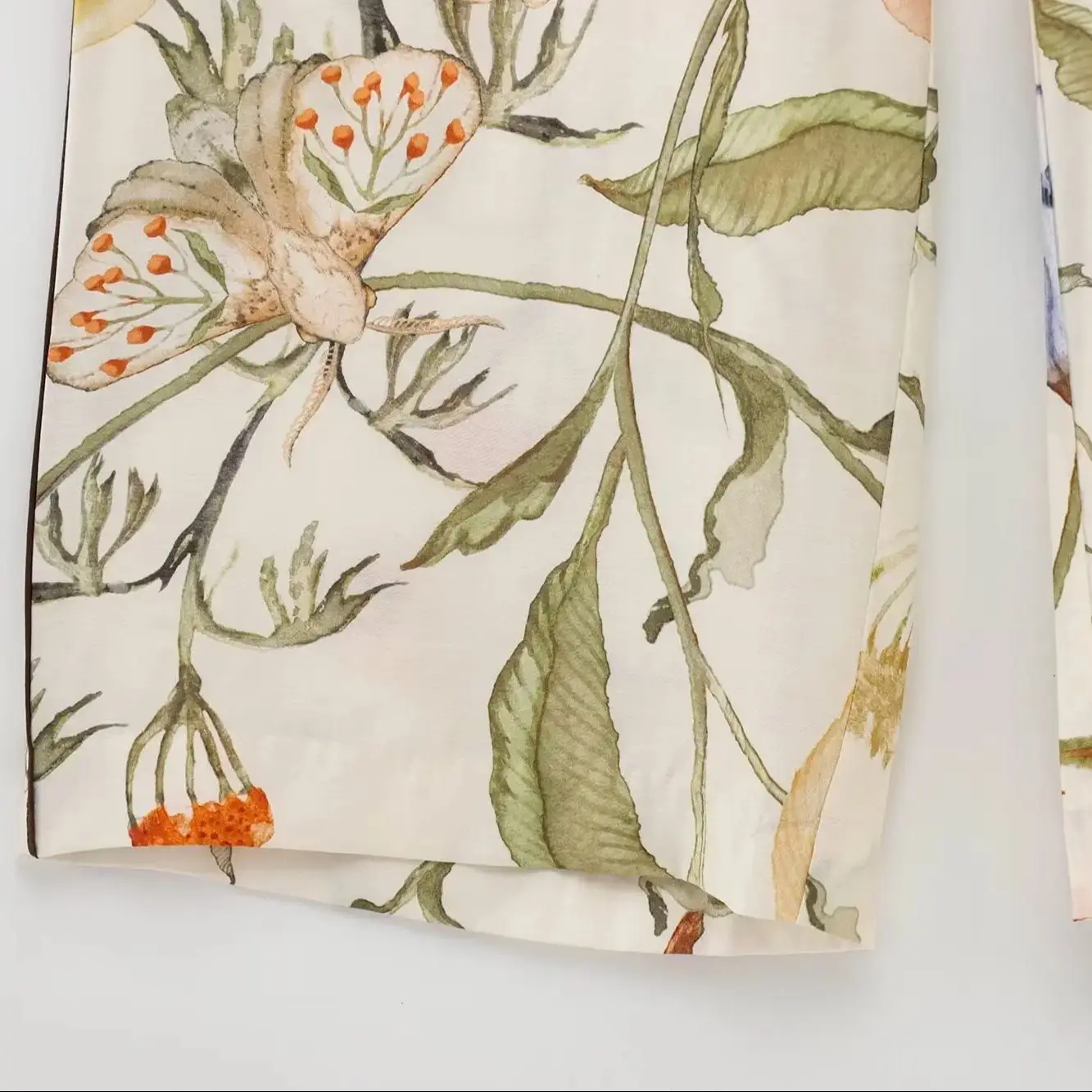 2025 여성 봄 신상 패션 레이지 스타일 프린트 셔츠 우븐 라펠 조커 버튼 탑 캐주얼 와이드 레그 팬츠 슈트 여성복