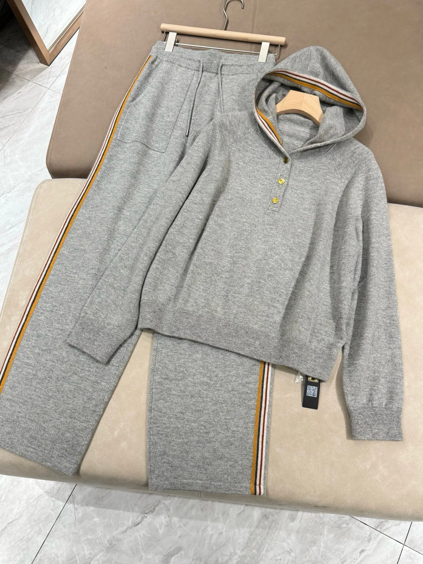 

Женский высококачественный осенне-зимний новый кашемировый трикотаж с капюшоном и полупряжкой, повседневный комплект кашемировых спортивных штанов