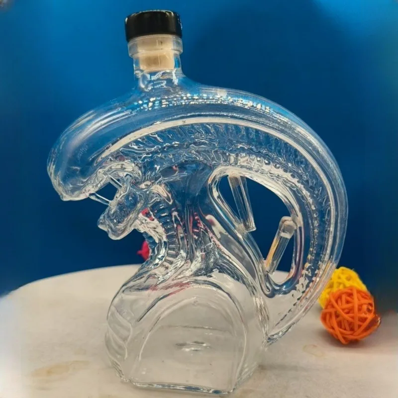 Alien Xenomorph Shaped Whiskey Decanter, Sci-Fi Themed Glass Liquor Bottle for Bar Decor & Gifting