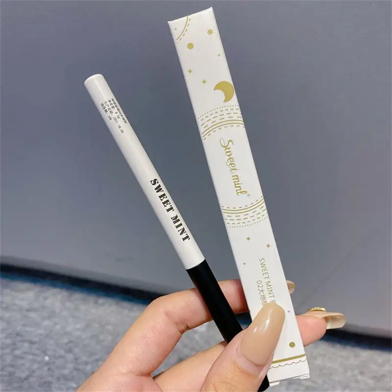 Eyeliner liquido impermeabile sottile Eyeliner liscio ad asciugatura rapida Eyeliner a lunga durata penna per ciglia di colore schiarente trucco per gli occhi coreano