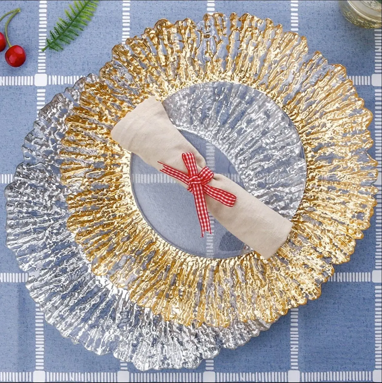 

Clear Charger Plate with Gold Beads Rim, Acrylic Plastic Decorative Dinner Serving, Wedding Xmas Party Decor, 100Pcs