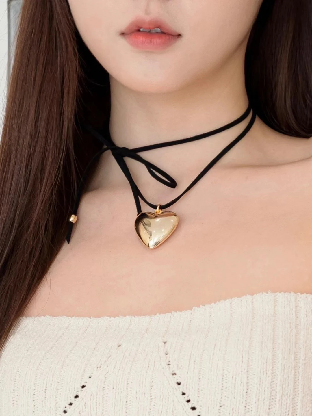 GHIDBK Layered Lace Up Gothic Black Velvet Iarge Heart Shaped Pendant Necklace Women's Elegant Love Pendant Choke Accessories