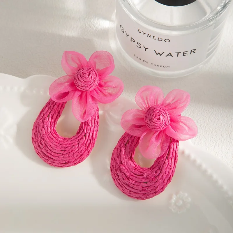 Sweet Straw Weave Earrings Hook Piercing Elegant Mesh Flower Earrings U-shaped Ear Jewelry Beach Drop Earrings Women Accessory