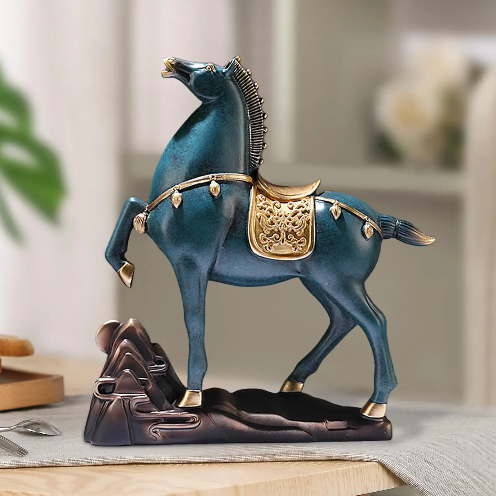 

Traditional Horse Statue Desktop Decoration 10x3x10.4inch Handmade Craft Fengshui Decor Resin for Cafe, Bar Decor Lightweight