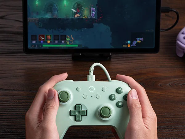 لوحة ألعاب سلكية 8BitDo Ultimate 2C، وحدة تحكم ألعاب USB مع عصا تحكم بتأثير القاعة لأجهزة الكمبيوتر التي تعمل بنظام Windows 10 11 وAndroid وRaspberry Pi
