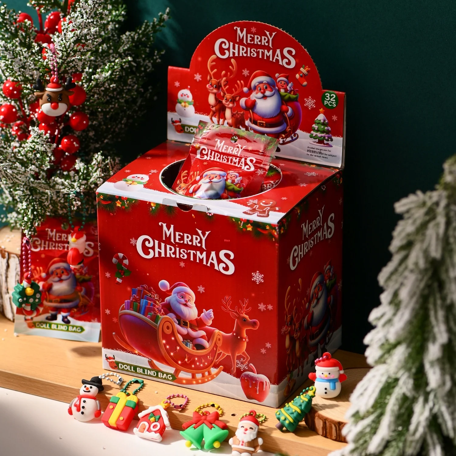 Christmas Cross-Border Toy: 32-Piece Blind Bag Figurine Set with Keychains and Ornaments – Ideal Small Gifts for Children; Trend