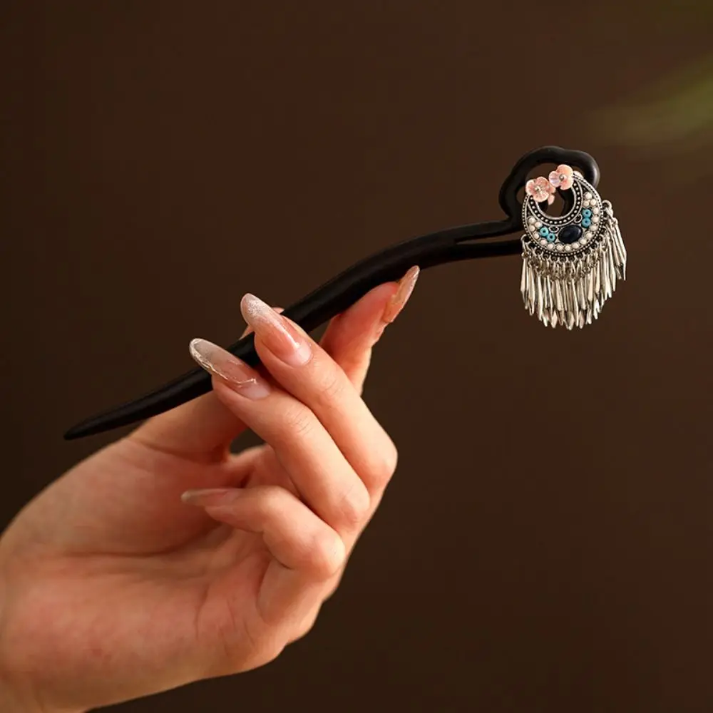 

Wood Sandalwood Hair Stick Silver Tassel Crescent Moon Chinese Style Hairpin Ancient Style Wooden Hanfu Headwear