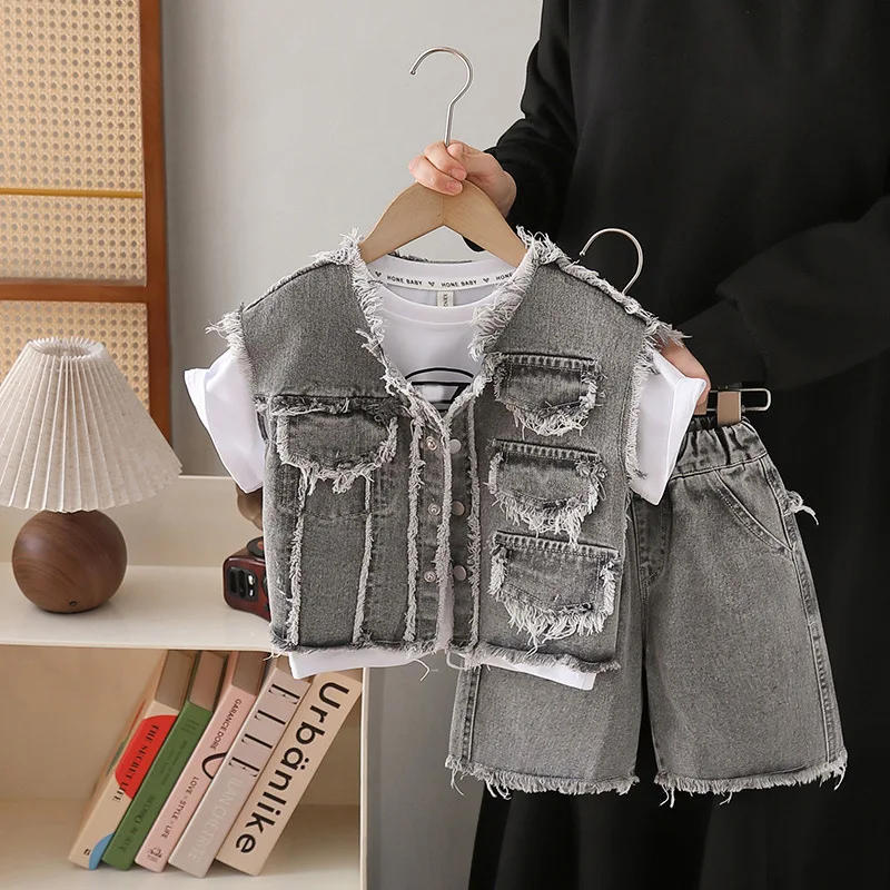 

Boy's summer outfit set 2026 new style children's denim short-sleeved jacket three-piece set for 2-10Y baby boys summer clothes