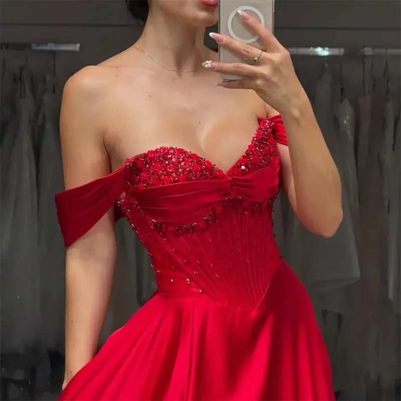 Abiti da ballo con spacco alto laterale in raso rosso senza spalline personalizzati che bordano abiti da noiva senza maniche abito da sera formale a-line