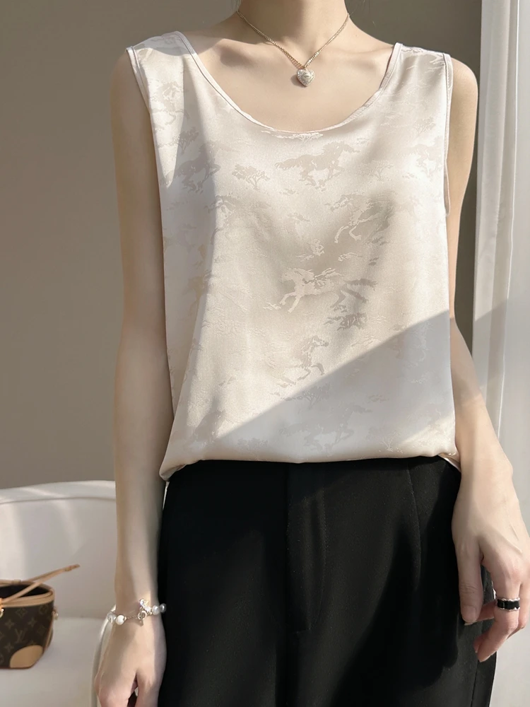 

Silk Satin Women's Tank Top Svel round Ne Vest Summer Faion Inner Wear Matching with Suit White Color