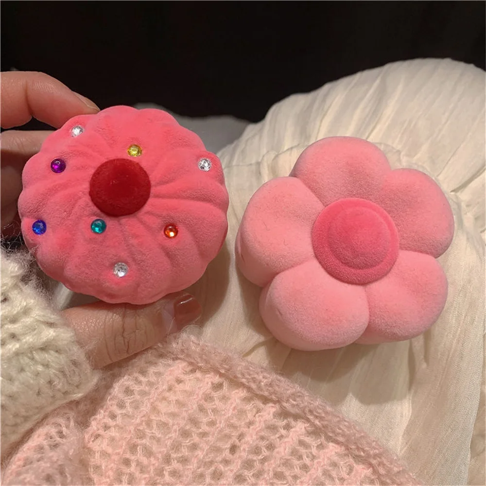 Charming Pink Velvet Flower Cake Jewelry Box Cute Sweet Storage Case For Earrings Studs Rings For Girls Jewelry Display Case New