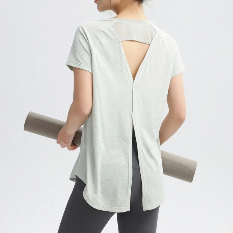 PHIGEER Open Back Yoga Tops for Women, Lightweight Breathable Long Sleeve Athletic Shirt for Hiking, Women's Running Sportswear