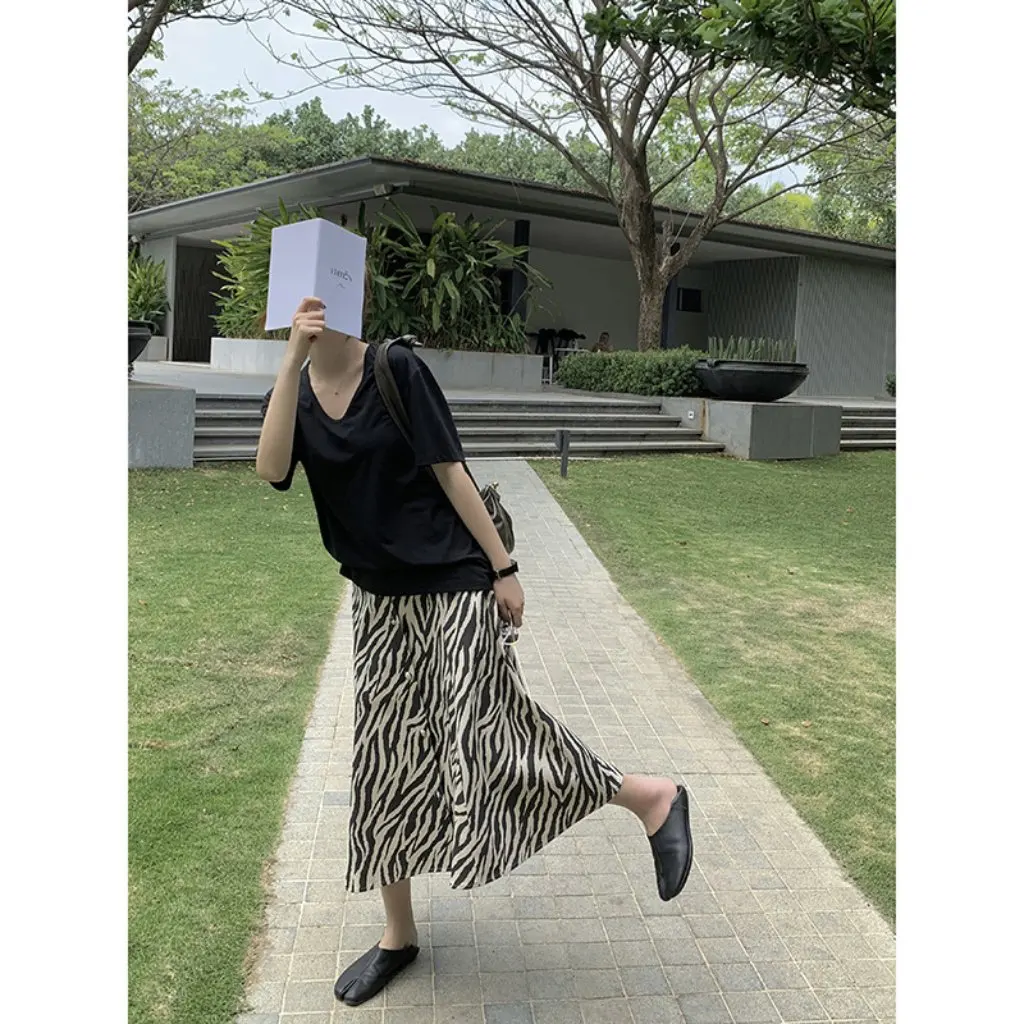 

Ekool Anti-Hail Large U-Neck Short-Sleeved T-Shirt for Women Summer Loose Top with Cloud Feel Bottoming Shirt