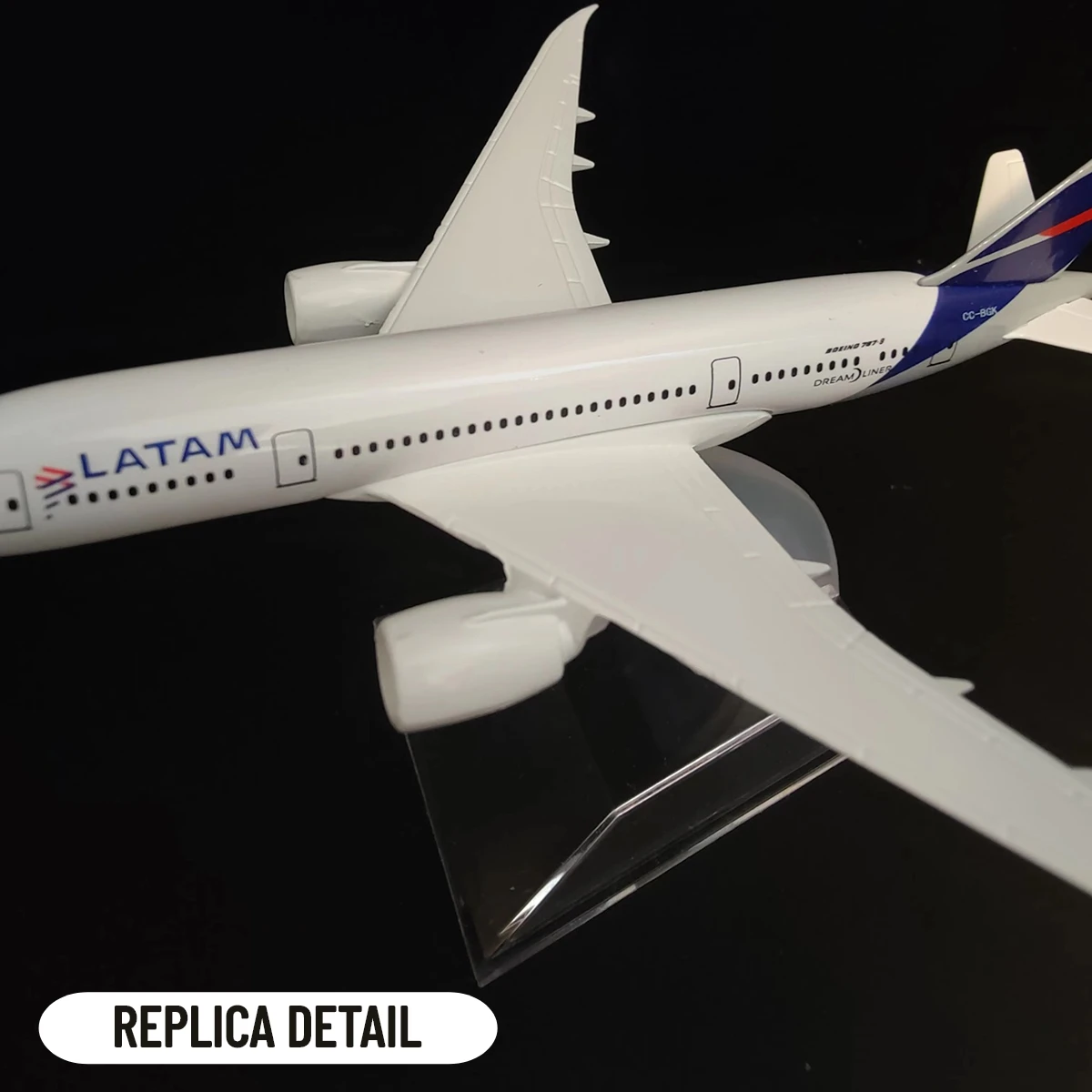 Scale 1:400 Metal Aircraft Replica 15cm LATAM B787 Boeing Airbus Airplane Diecast Model Kids Room Decor Gift Toys for Boy