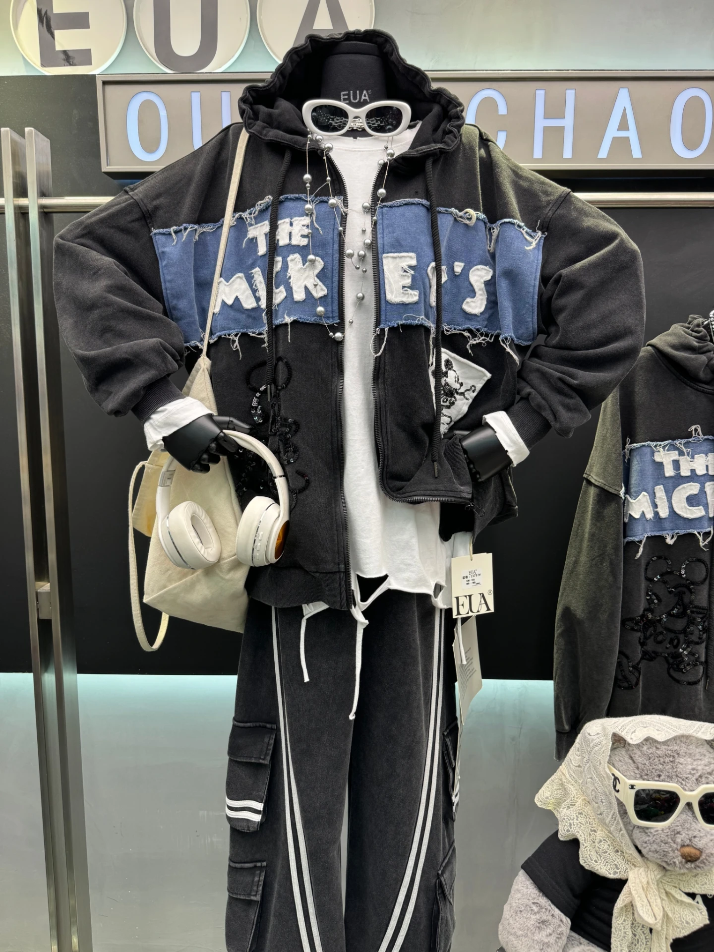 2025 Autumn New American Retro Patchwork Cartoon Black Sweatshirt for Women Loose Design Retro Sports Jacket Zip Up Hoodie