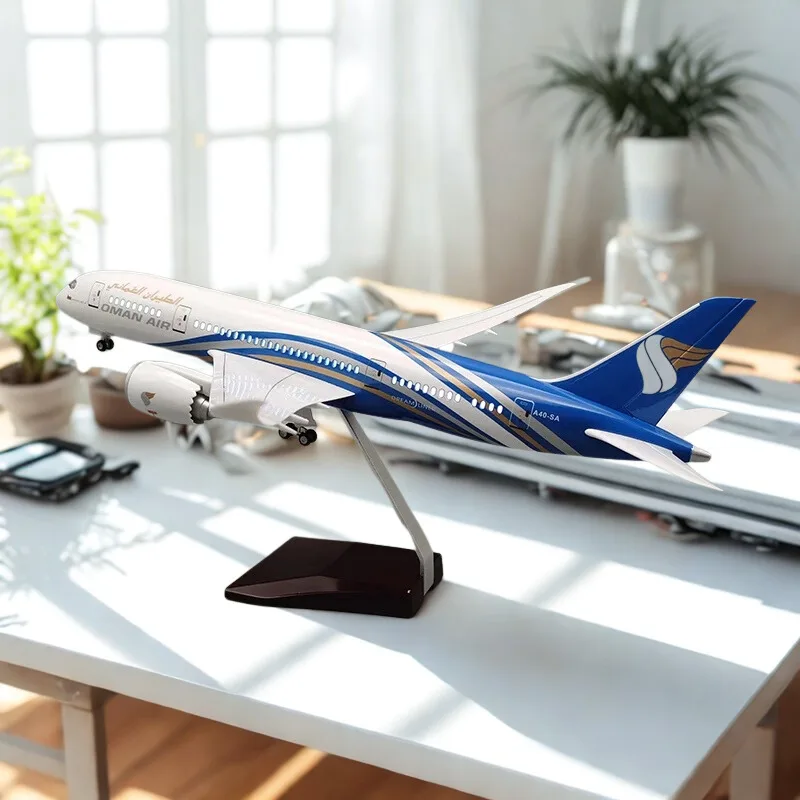 

1/130 Scale Aircraft 47cm Oman Airways B787 Model Plane Toy Diecast Resin Assembly Aircraft With Light And Base Souvenir Gifts