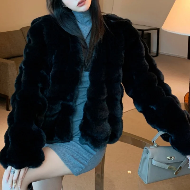 White Fur Coat for Women 2023 Autumn and Winter New Style Short Imitation Fur Plush Collarless Top Short Top Warm and Trend