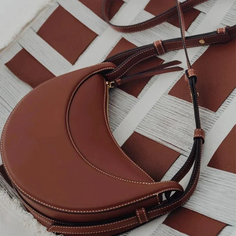 

New fashionable leather women's shoulder bag, crescent bag, unique design zipper closure crossbody bag