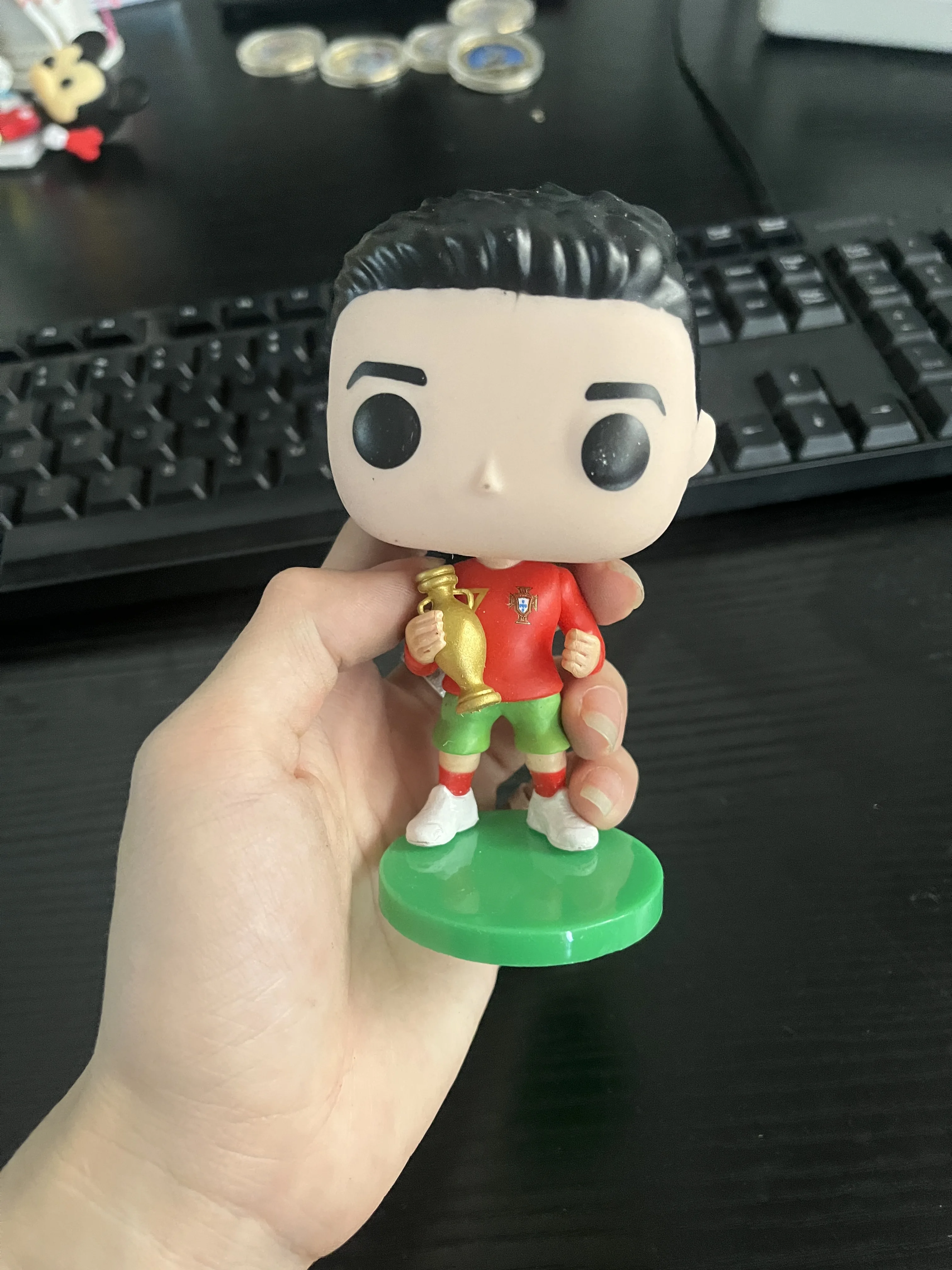 Figura de Vinil Cristiano Ronaldo – Perfeita para Fãs de Futebol, Brinquedo POP, Personagem de Anime Pokémon