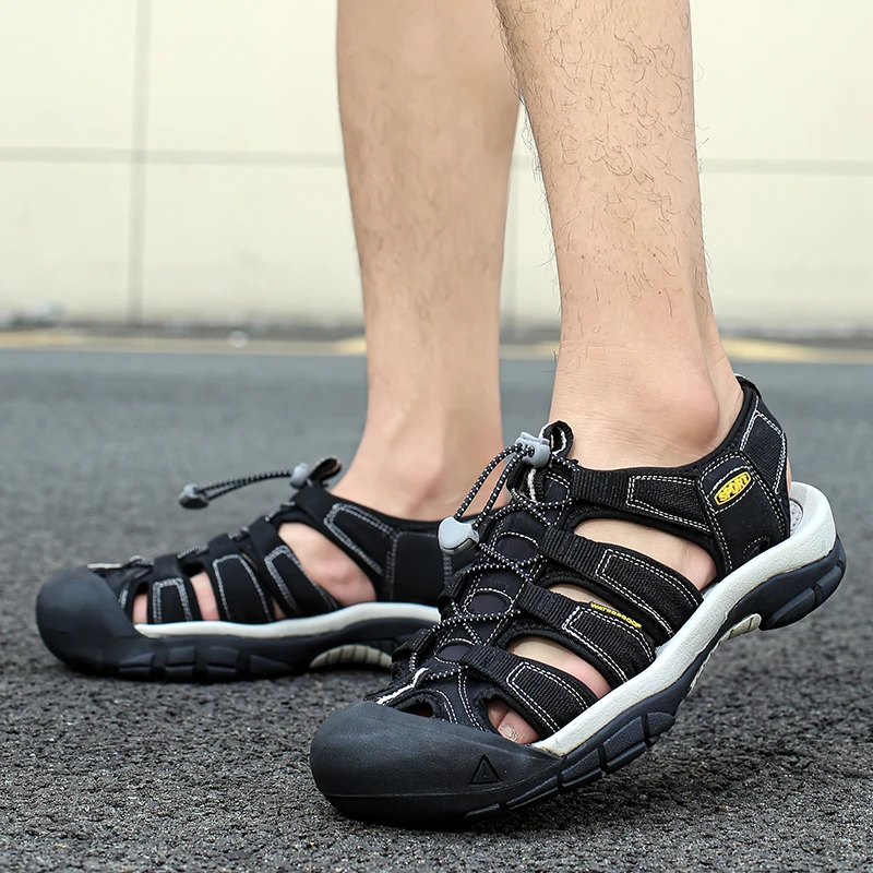 Summer Breathable Mens Leather Casual Sandals Protective Toe Outdoor Thick Soled Leather Beach Vacation Sandals Hiking Sneakers