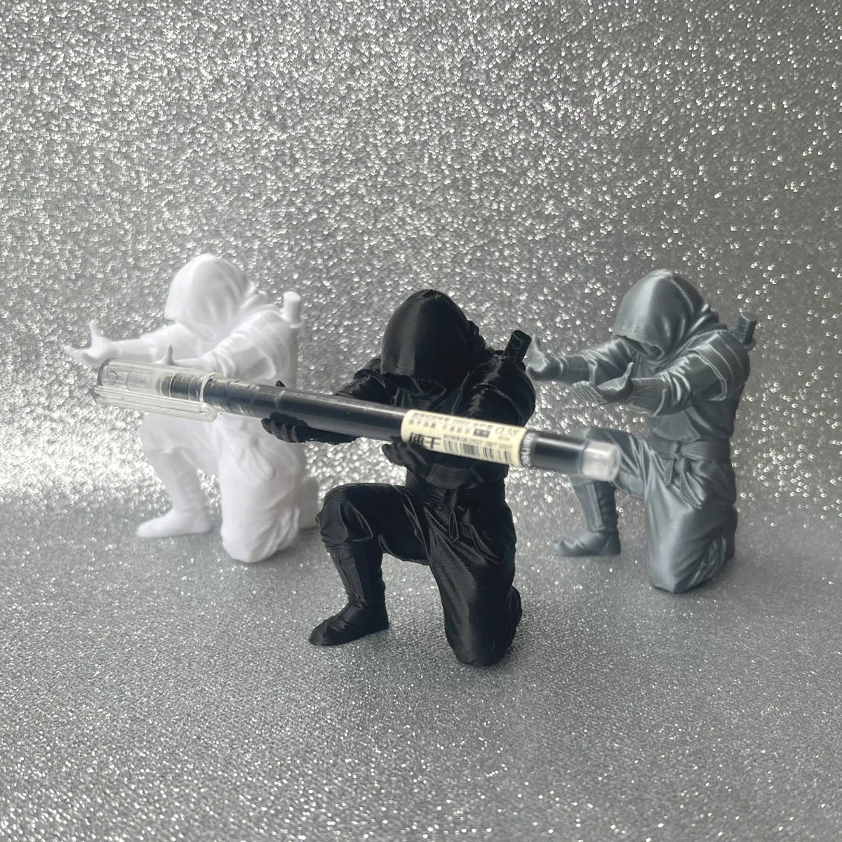 (9*5cm) Desk Ninja Pen Holder 3D Printed Cool Warrior Figurine Desktop Ornament Creative Office Stationery Display Gift Decorat