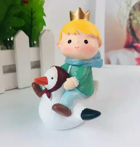 Creative Gift Birthday Cake Decoration Cartoon Little Prince Themed Accessory Set for Child\'s Milestone Celebration