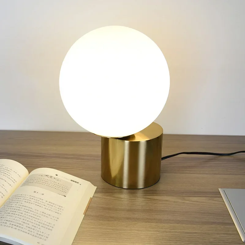 

Modern Creative Glass Ball LED Desk Lamp Living Room Study Bedroom Bedside Table Light Indoor Lighting Home Decoration Fixtures