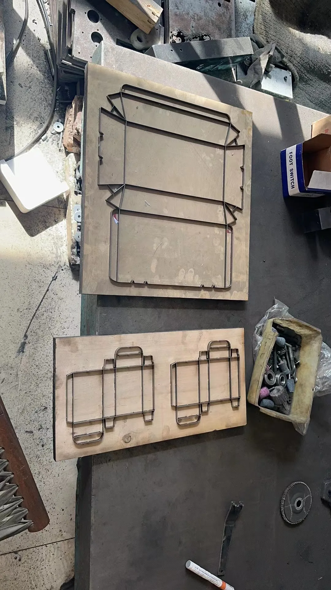 Label Proofing Paper Cardboard Manual Rotary Die Cutting and Creasing Machine Flat Bed Die Cutter for Carton Box