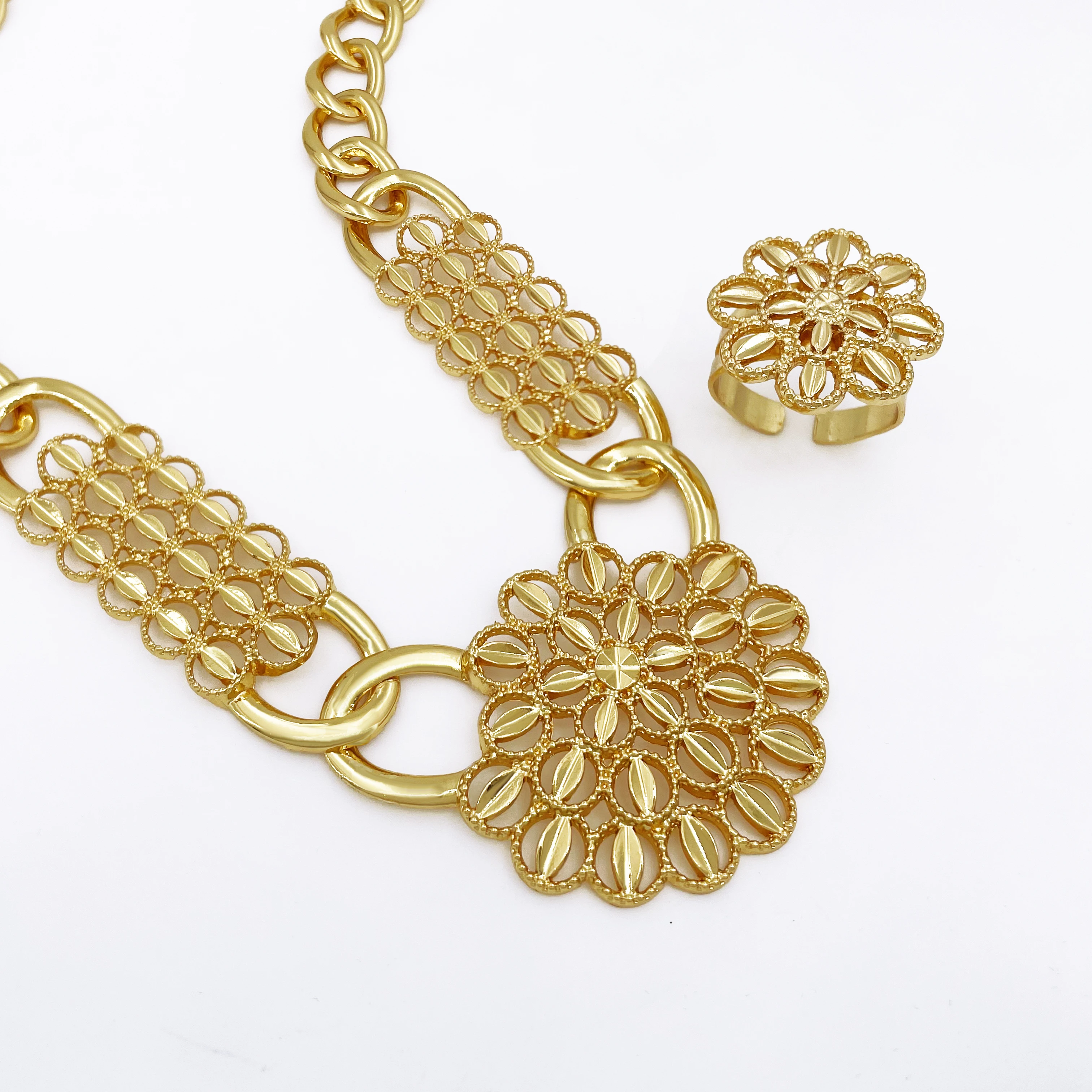 Classic Design Women Jewelry Set Italy 18K Gold Plated Necklace Earrings Bracelet And Ring 4PCS Jewelry Set Wedding Party Gift