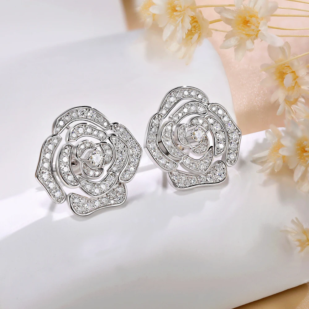 1,18 ct Wszystkie kolczyki sztyfty Moissanite D Color VVSI 18-karatowe białe złoto S925 Sterling Silver Flower Halo Stud Earrings Lab Diamond Fine