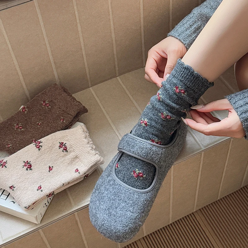 Women's Socks Thick New Retro Fashion Korean Style Wool Warm Socks Casual Novelties Sweet Long Ladies Flower Socks Comfort Cute - 4