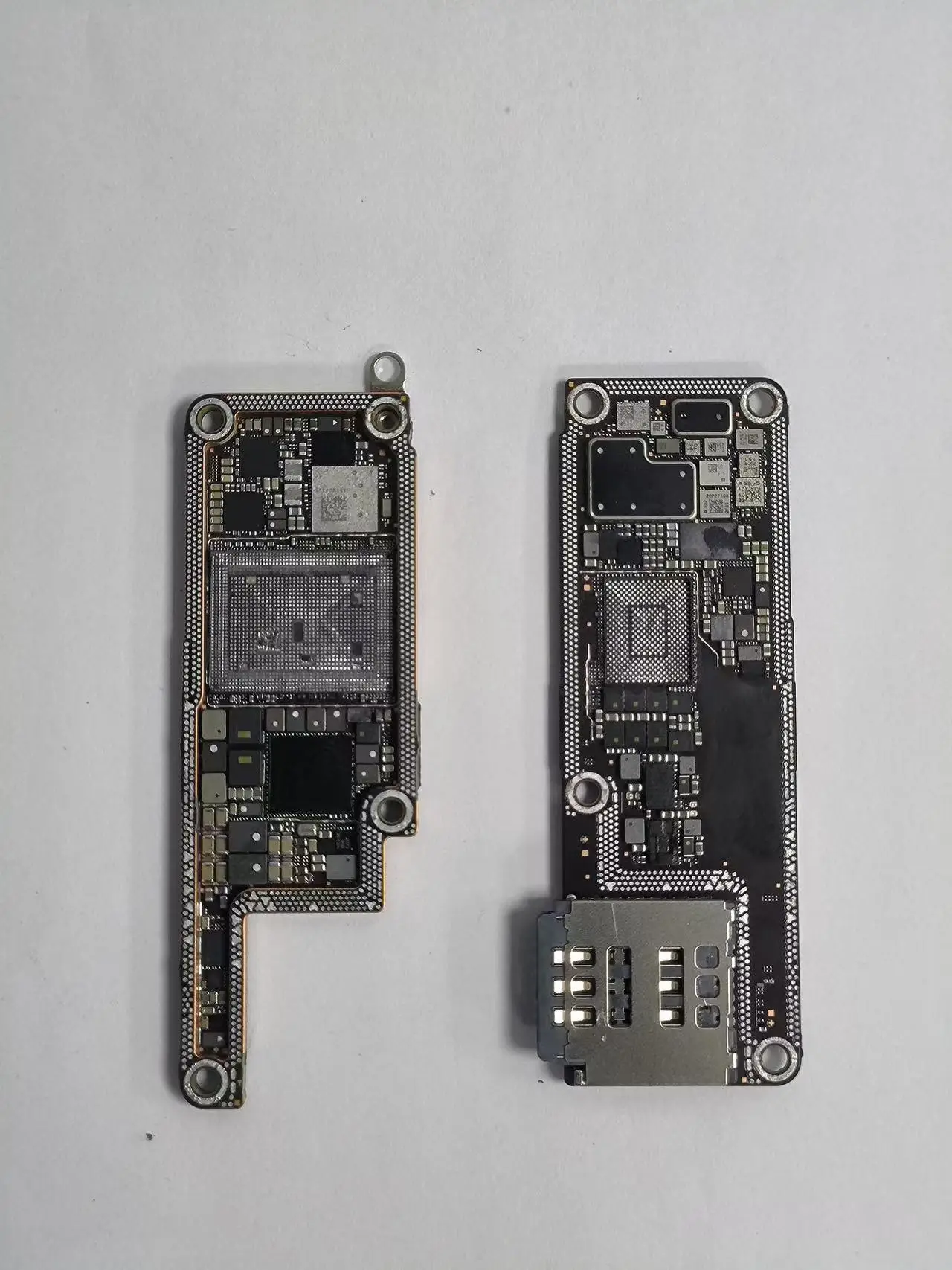 CNC CUT Moederbord Voor iPhone 16 16 PRO 16 PRO MAX 16 PULS Logic Board Swap CPU Baseband Zonder Nand US EU Polijsten CPU RF