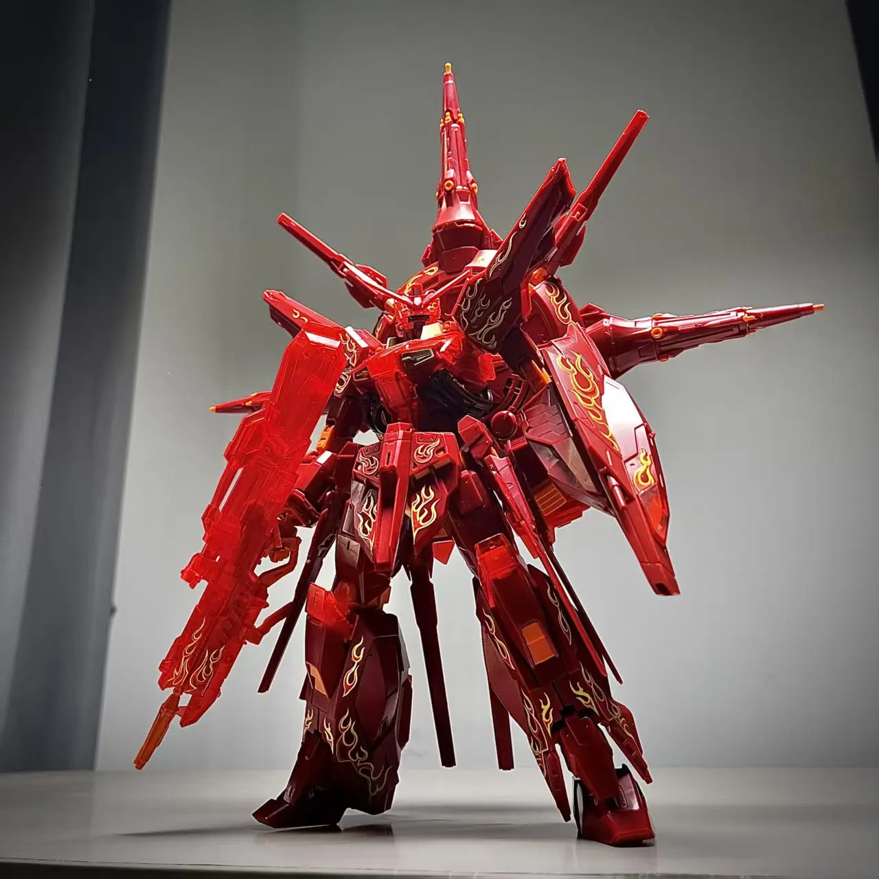 

Конструктор MG 1/100 Crimson Lotus Providence, модель для сборки, фигурка, украшение для рабочего стола, кукла, головоломка, коллекционная игрушка, подарок для мальчика