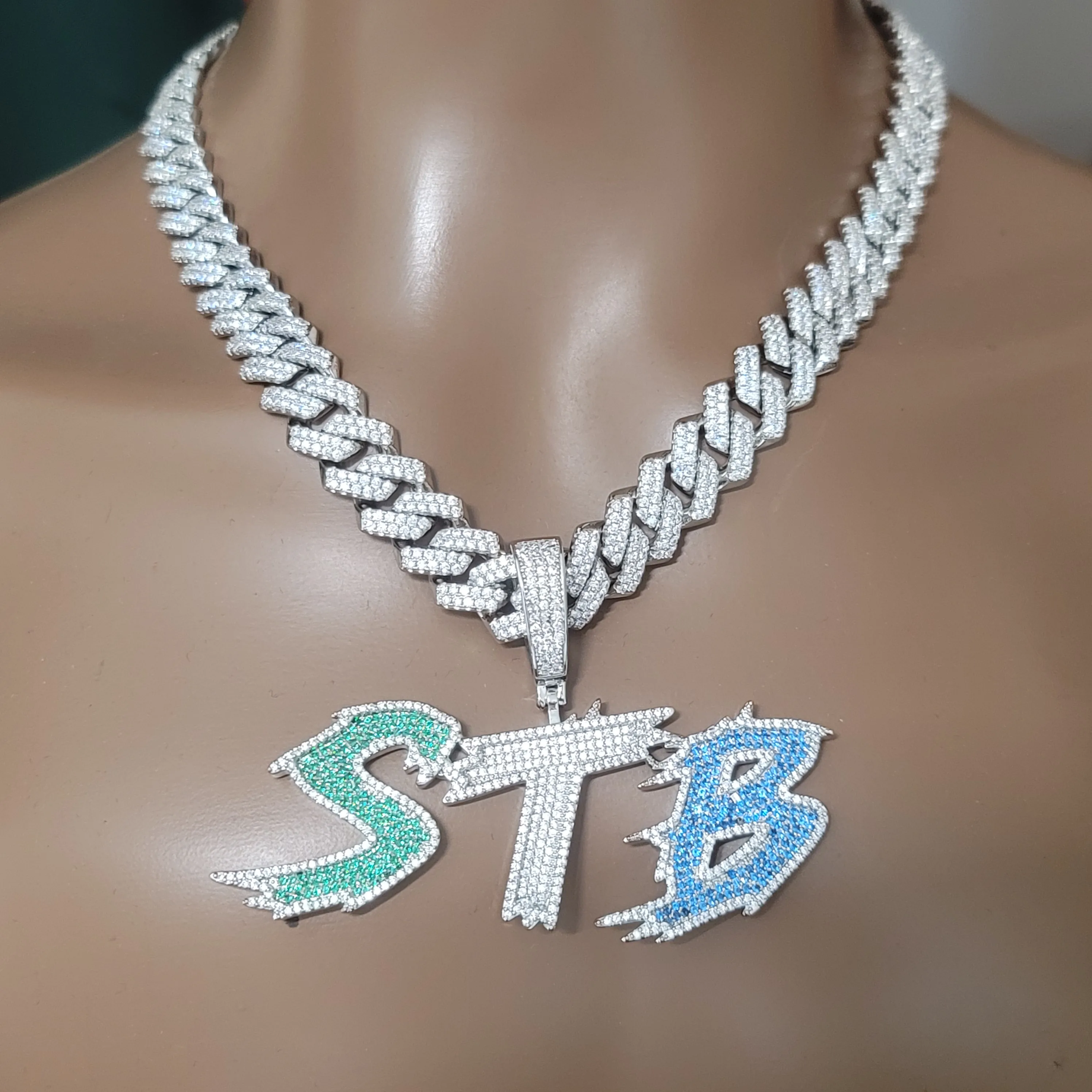

Custom Multicolour Letters Pendant Personalized Spike Name Necklace With 13MM Cuban Link Chain Hip Hop Gifts For Women Men