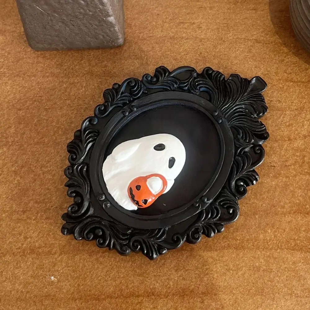 

Resin Halloween Gothic Statue Sculpture Wall Mounted Ghost Wall Hanging Ornament Statue Collectible Halloween Wall Decoration