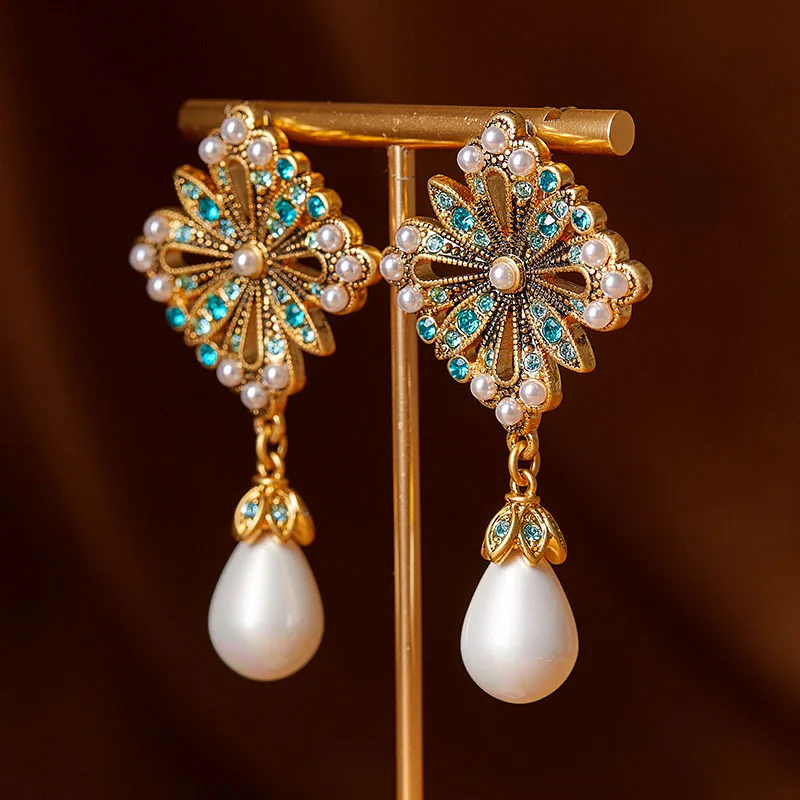 

New European and American fashion simple and generous high-grade pearl earrings