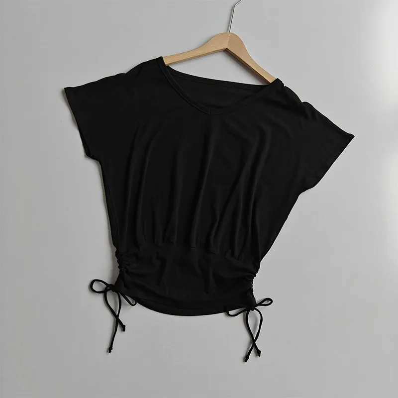2026 Frühling Sommer Neues V-Ausschnitt Yoga Kurzarm-Damen-T-Shirt mit Fledermausärmeln, Schlankes Lauf- und Fitness-Oberteil für Gym und Pilates in Nude – Detail 10