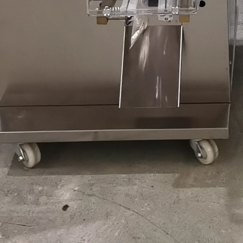 

Машина для розлива жидкостей: воды, соевого соуса, уксуса, молока, красного масла, коричневого сахара, белого вина, эссенций. Фасовочно-упаковочная машина.