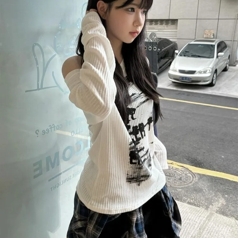 American Retro Slant Collar Printed White Long-sleeved T-shirt Women 2026 Spring New Streetwear Sexy All-match Threaded Tops