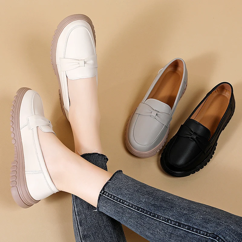 Women Slip On Flat Comfortable Moccasins Fashion Round Toe Genuine Leather Casual Shoes Mother Anti-Slip Soft Bean Nurse Shoes