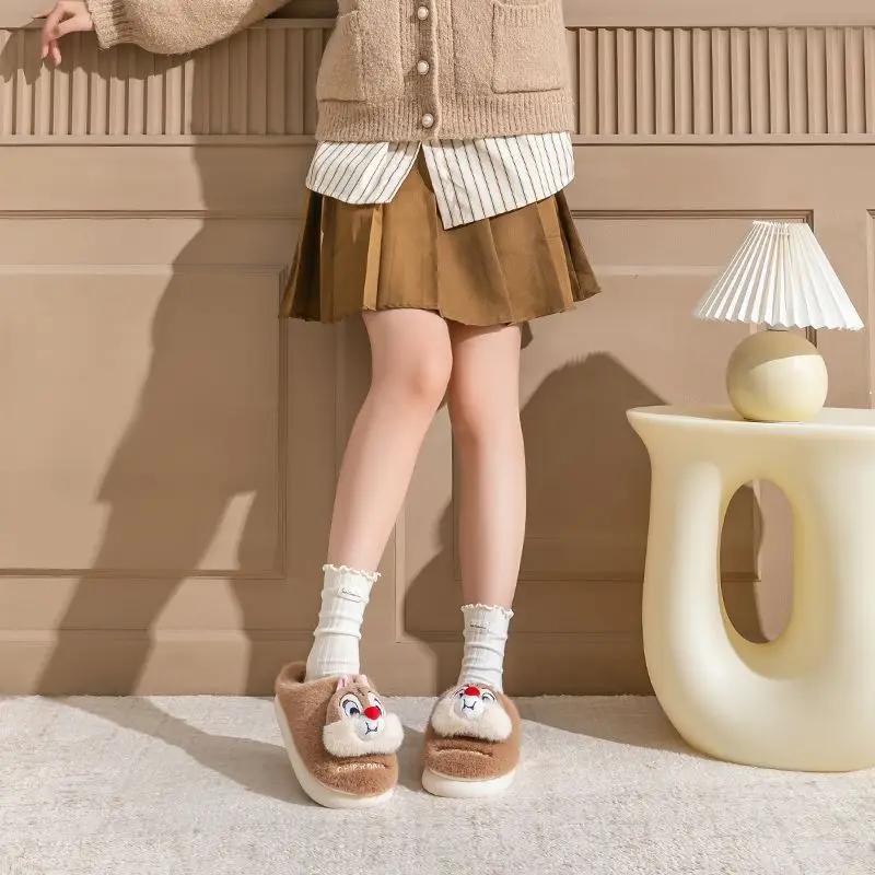 شباشب ديزني القطنية الجديدة تحافظ على الدفء ومقاومة للانزلاق في الشتاء، نمط زوجين كرتوني لطيف أنيمي حلو Qichititi