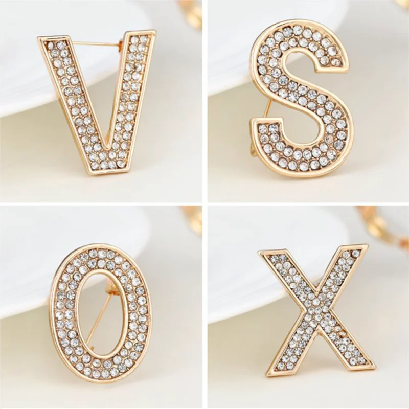 Initial A to Z 26 Letters Brooch Crystal English Letter Word Brooches Fashion Woman Men's Suit Collar Lapel Pins Party Jewelry