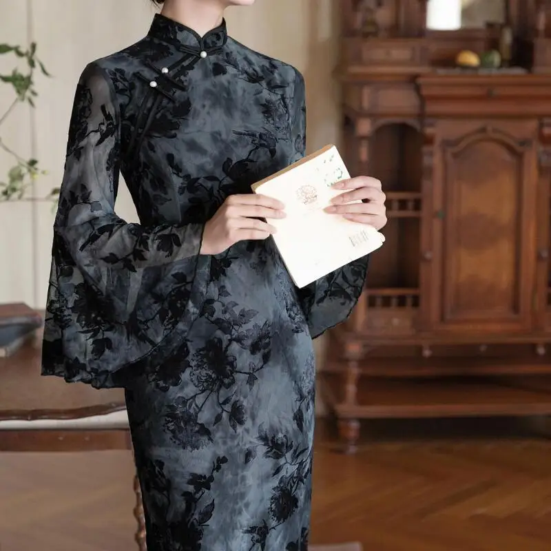 

Vintage Flare Sleeve Qipao Women Warm Velvet Jacquard Flower Chesongam Improved New Chinese Style Dress Elegant Party Vestidos