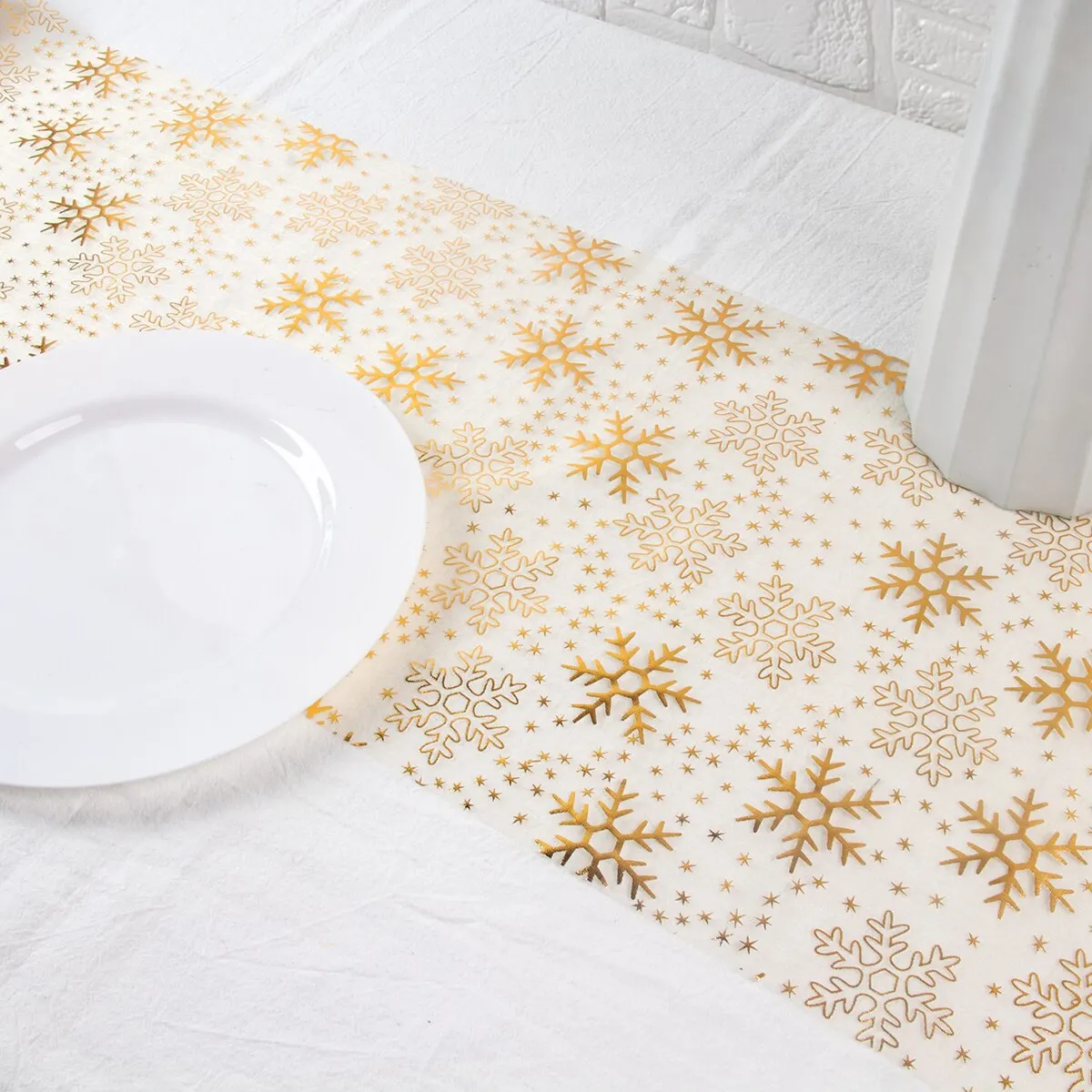 Snowflakes Christmas Table Runner Glitter Metallic Gold Foil Table Runner Roll for Noel 2024 Table Runner Cover Decorations