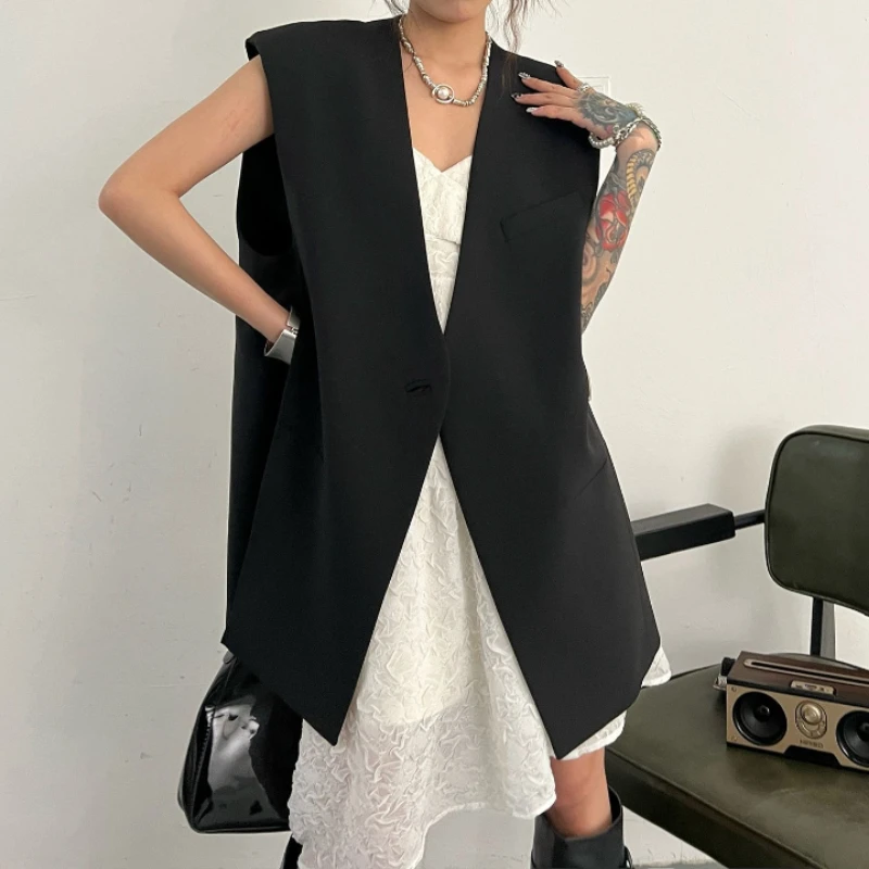 

2026 summer new i design sense Korean version loose sleeveless collarless suit vest vest women