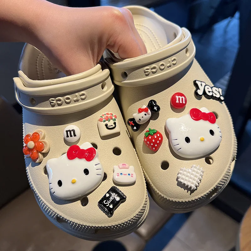 

Cartoon Hello Kitty hole shoes accessories buckle shoes flower strawberry flowers diy accessories removable accessories set